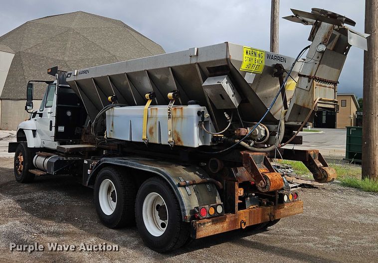 image for item EO4591 2013 International 7400 hook lift truck