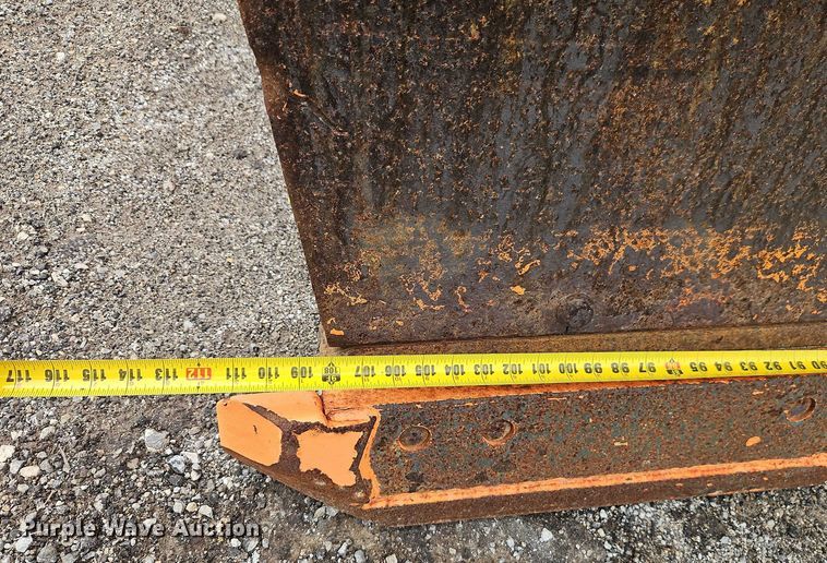 image for item EO4591 2013 International 7400 hook lift truck