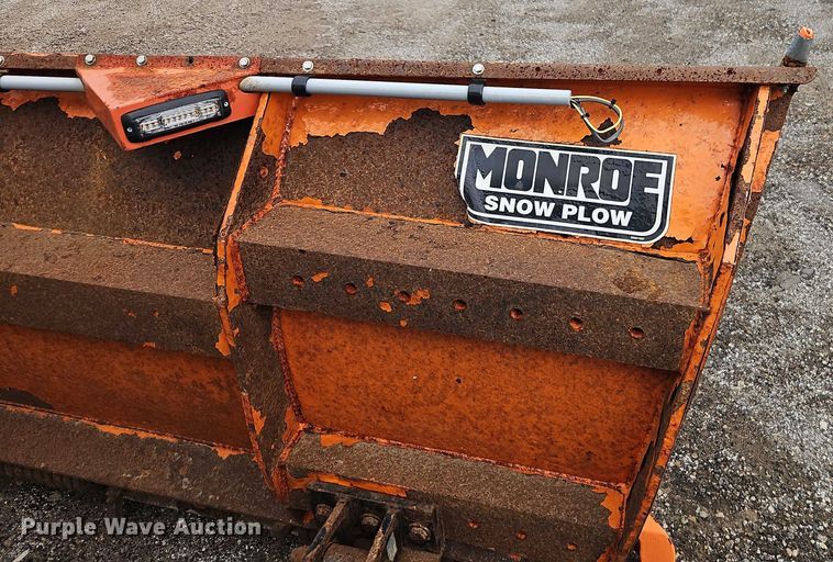 image for item EO4591 2013 International 7400 hook lift truck