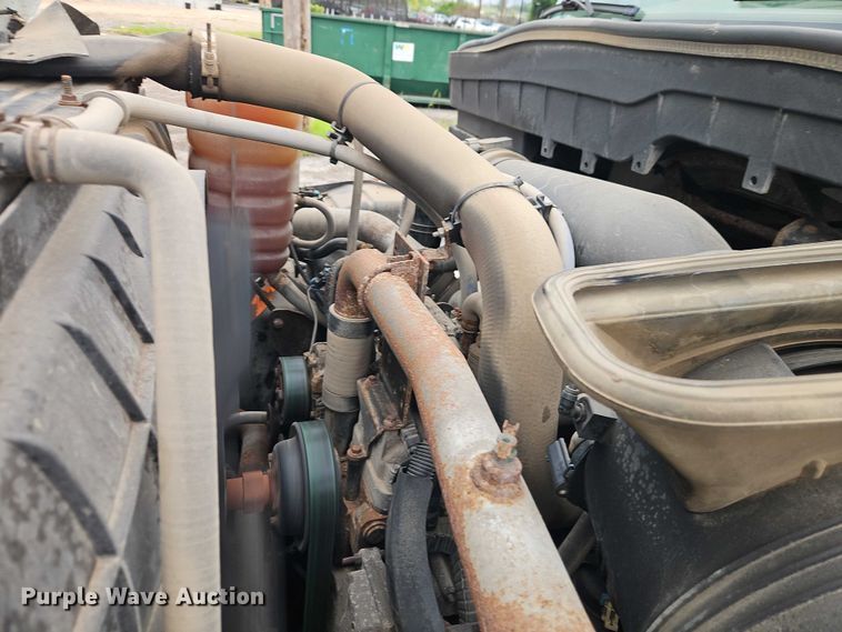 image for item EO4591 2013 International 7400 hook lift truck