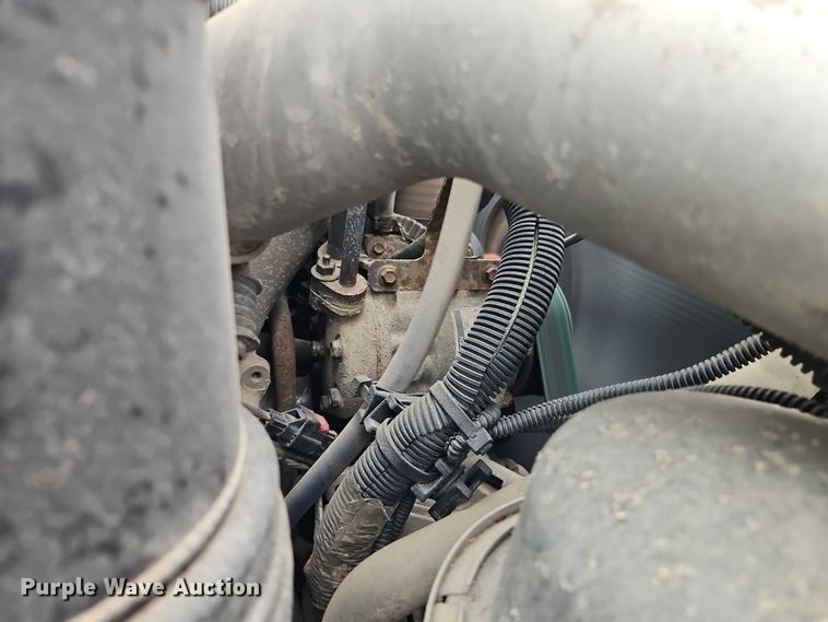 image for item EO4591 2013 International 7400 hook lift truck