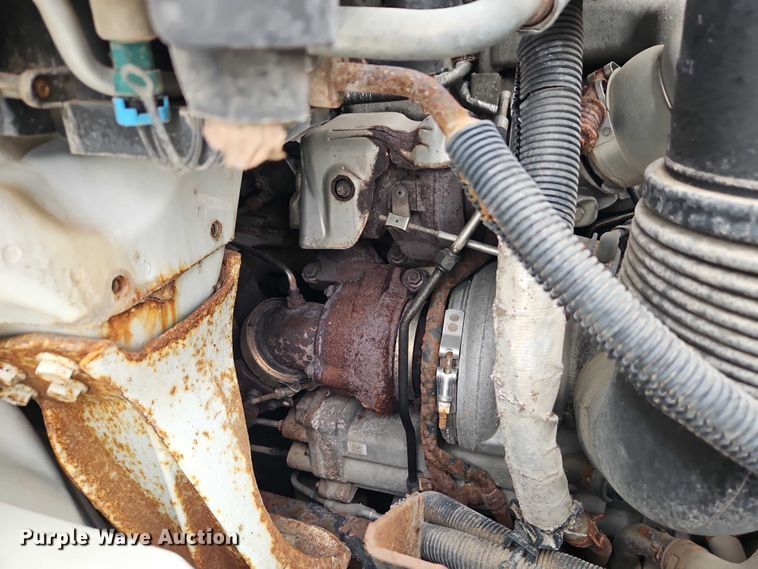 image for item EO4591 2013 International 7400 hook lift truck