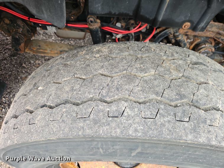 image for item EO4591 2013 International 7400 hook lift truck