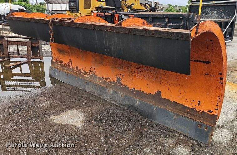 image for item EO4591 2013 International 7400 hook lift truck