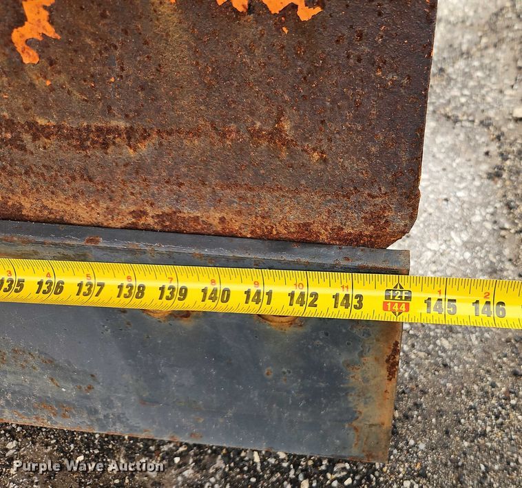 image for item EO4591 2013 International 7400 hook lift truck