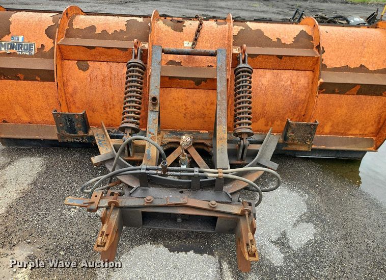 image for item EO4591 2013 International 7400 hook lift truck