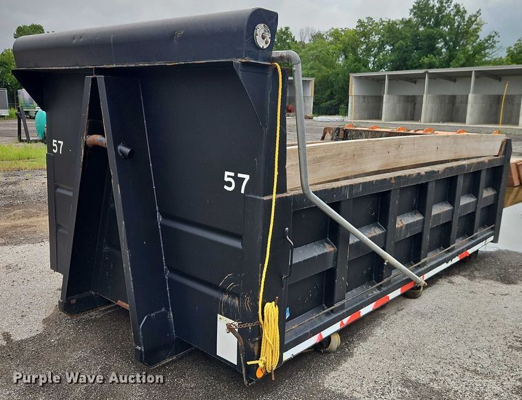 image for item EO4591 2013 International 7400 hook lift truck