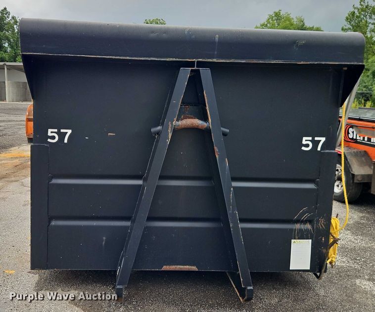 image for item EO4591 2013 International 7400 hook lift truck