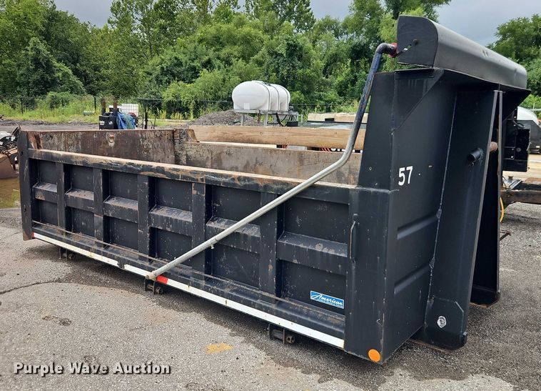 image for item EO4591 2013 International 7400 hook lift truck