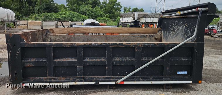 image for item EO4591 2013 International 7400 hook lift truck