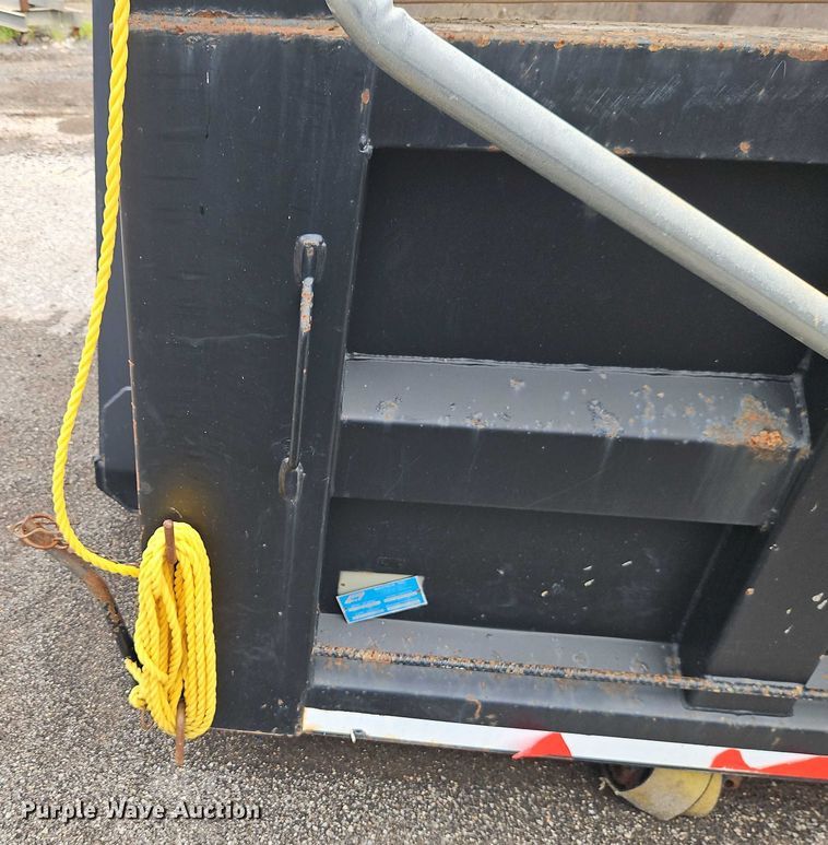 image for item EO4591 2013 International 7400 hook lift truck