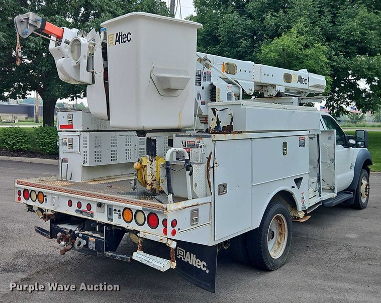 CAMIóN CON CANASTILLA 2012 FORD ALTEC