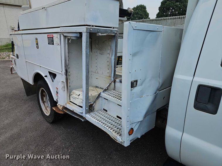 image for item EO4607 2012 Ford F550 bucket truck