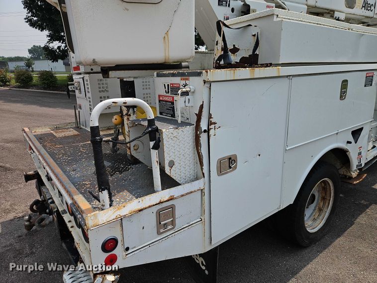 image for item EO4607 2012 Ford F550 bucket truck