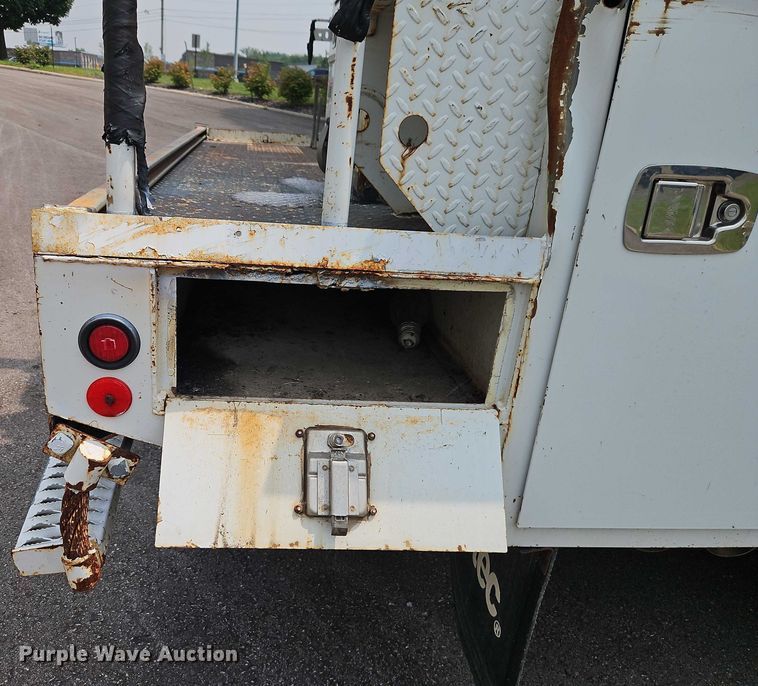 image for item EO4607 2012 Ford F550 bucket truck