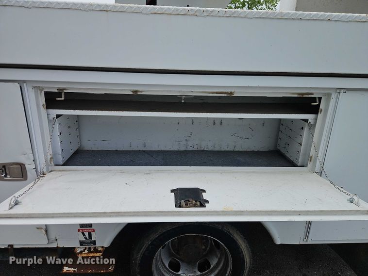 image for item EO4607 2012 Ford F550 bucket truck