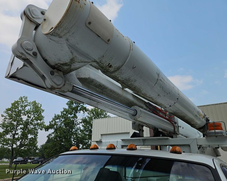 image for item EO4607 2012 Ford F550 bucket truck