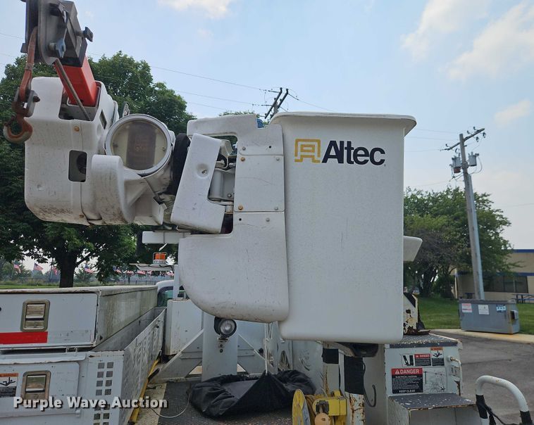 image for item EO4607 2012 Ford F550 bucket truck