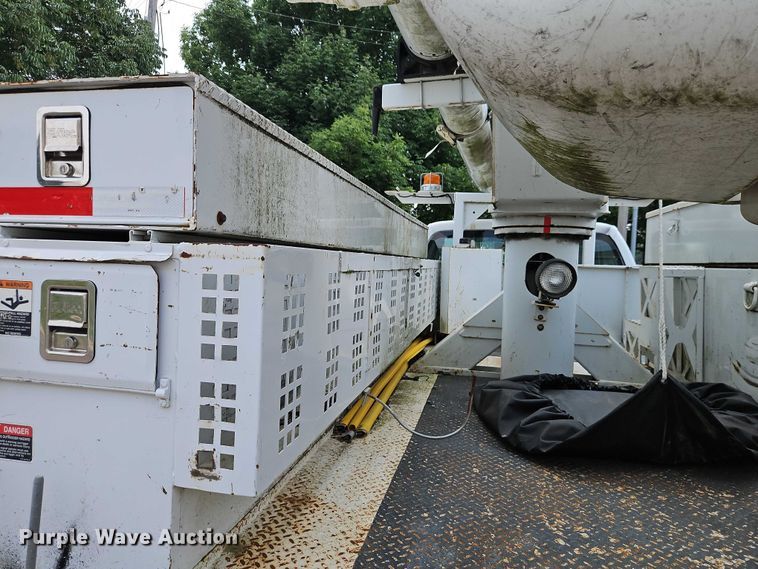 image for item EO4607 2012 Ford F550 bucket truck