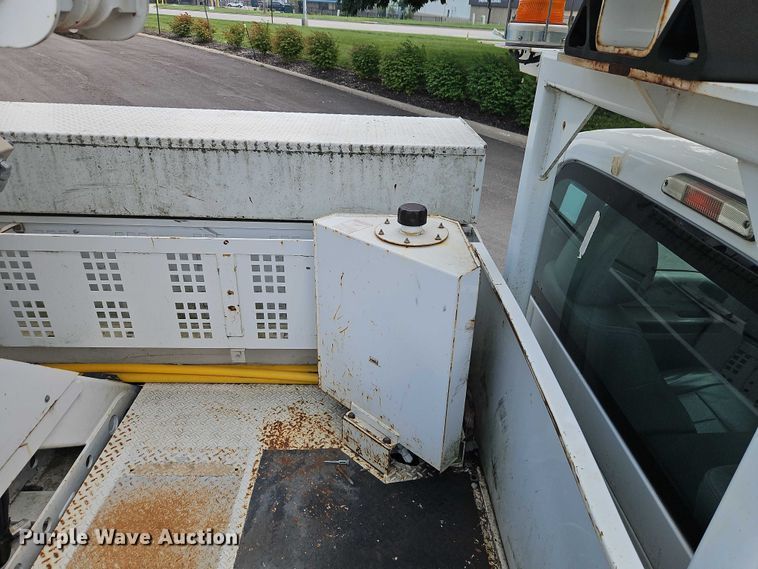 image for item EO4607 2012 Ford F550 bucket truck