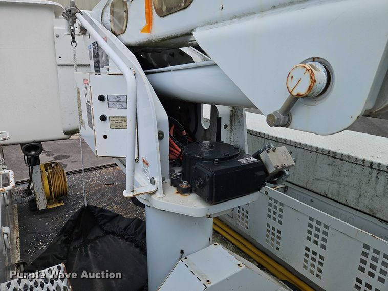 image for item EO4607 2012 Ford F550 bucket truck