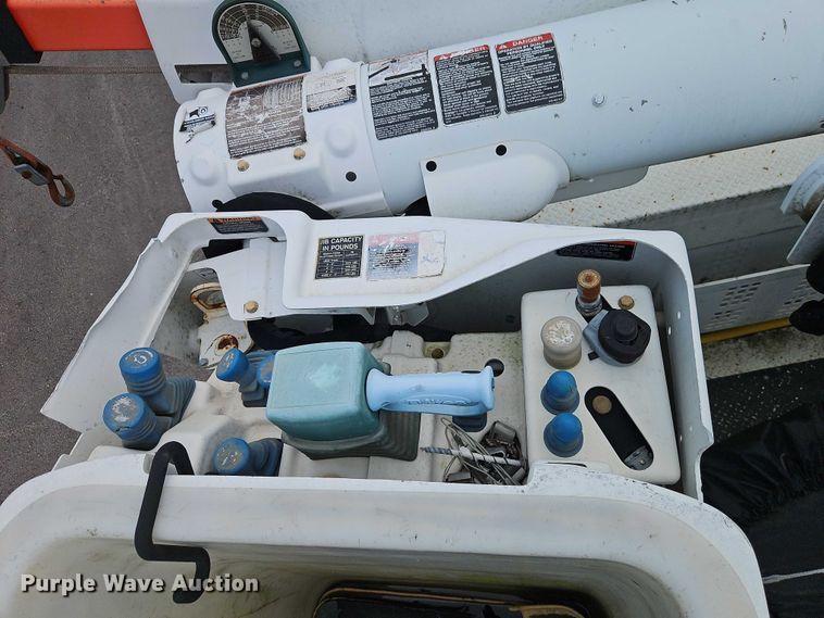 image for item EO4607 2012 Ford F550 bucket truck