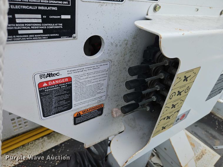 image for item EO4607 2012 Ford F550 bucket truck