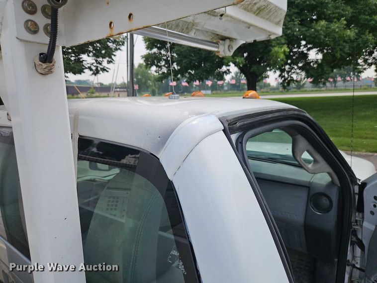 image for item EO4607 2012 Ford F550 bucket truck