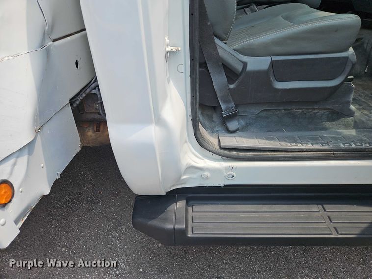 image for item EO4607 2012 Ford F550 bucket truck