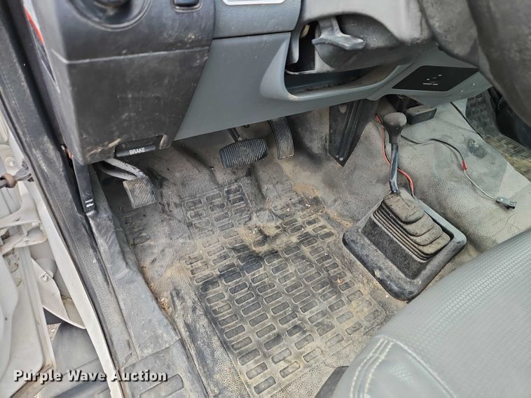 image for item EO4607 2012 Ford F550 bucket truck