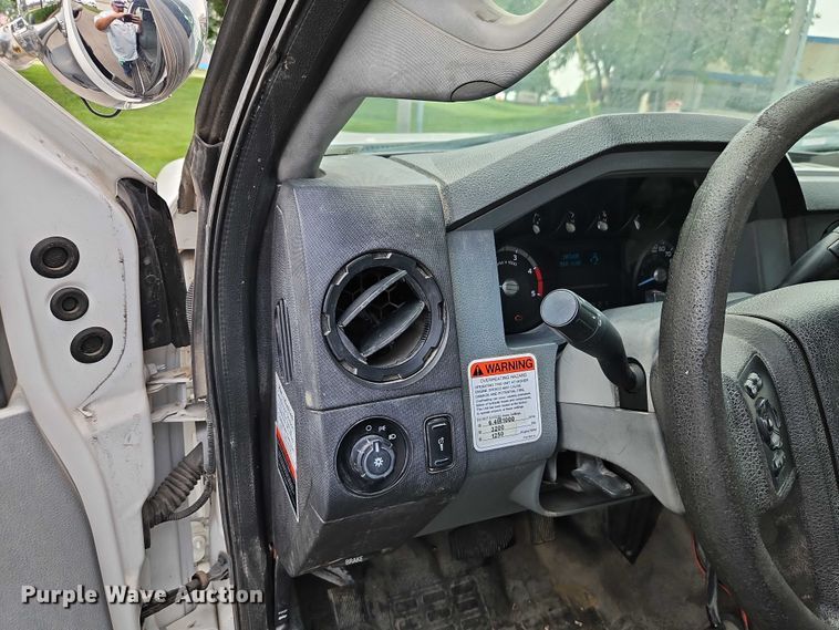 image for item EO4607 2012 Ford F550 bucket truck