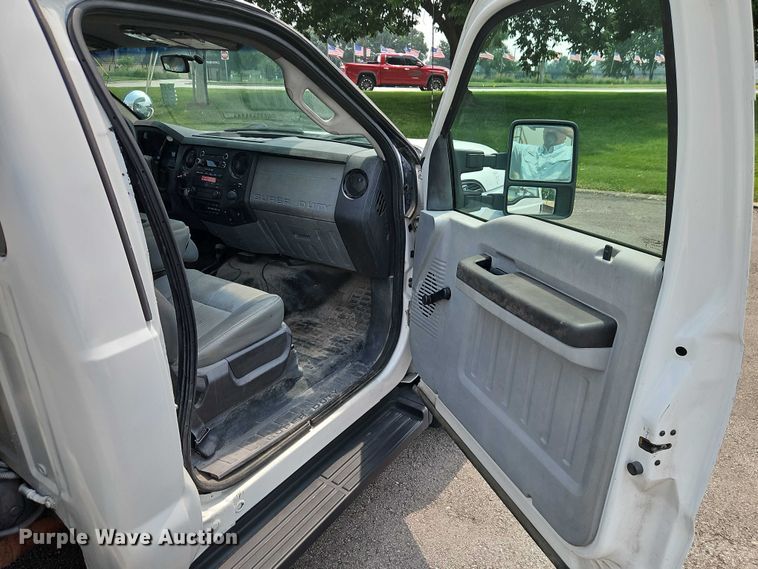 image for item EO4607 2012 Ford F550 bucket truck