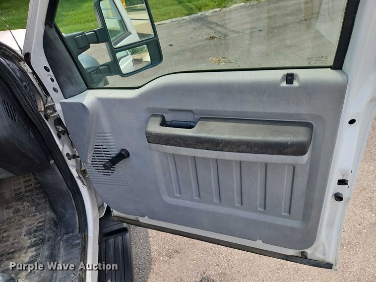 image for item EO4607 2012 Ford F550 bucket truck