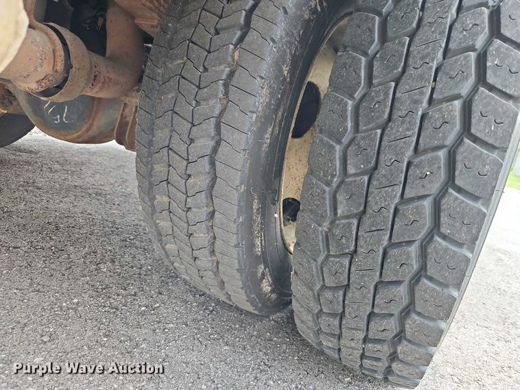 image for item EO4607 2012 Ford F550 bucket truck