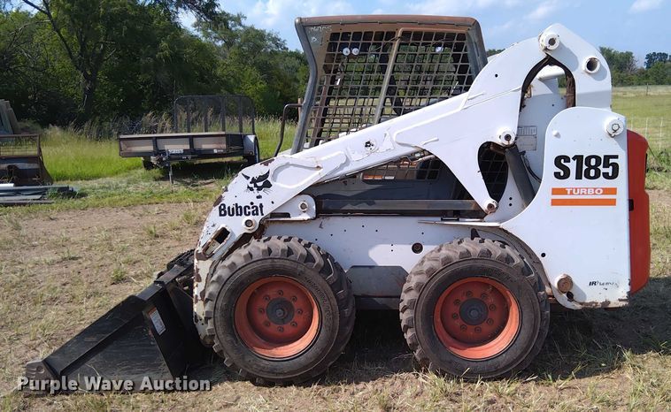 image for item EQ1407 2003 Bobcat S185 skid steer loader