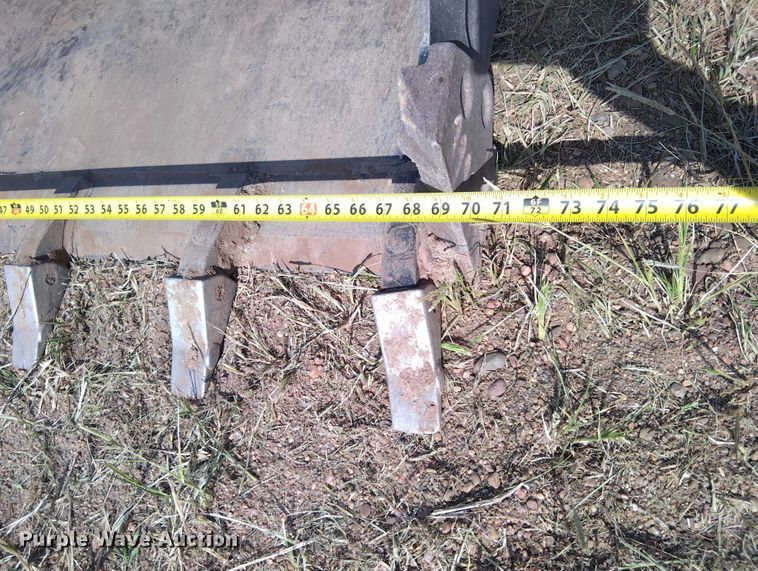 image for item EQ1407 2003 Bobcat S185 skid steer loader