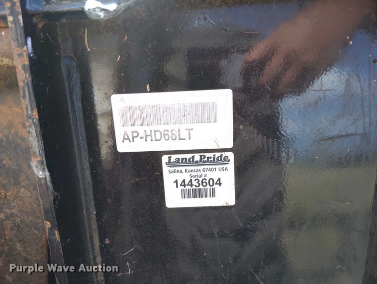 image for item EQ1407 2003 Bobcat S185 skid steer loader