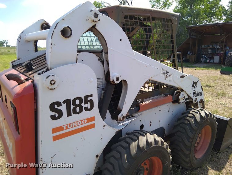 image for item EQ1407 2003 Bobcat S185 skid steer loader