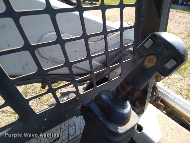 image for item EQ1407 2003 Bobcat S185 skid steer loader