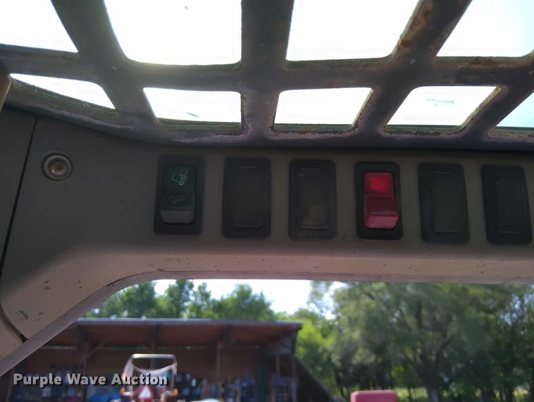 image for item EQ1407 2003 Bobcat S185 skid steer loader