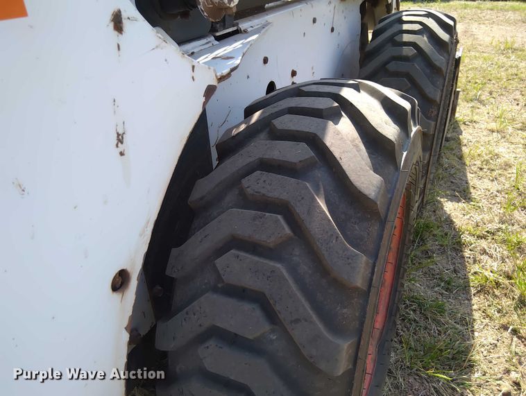 image for item EQ1407 2003 Bobcat S185 skid steer loader