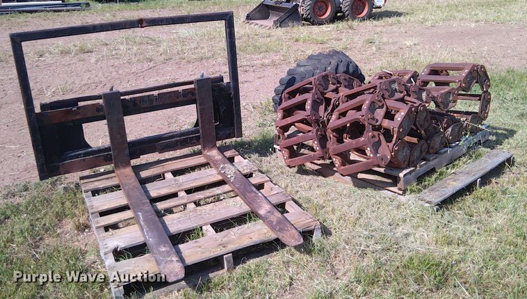 image for item EQ1407 2003 Bobcat S185 skid steer loader