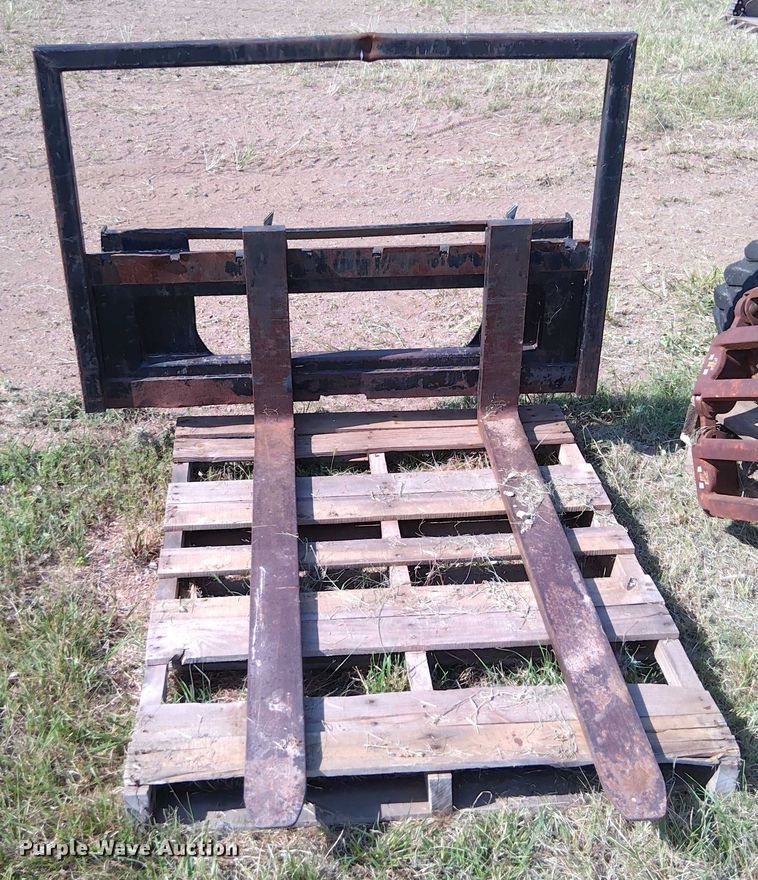 image for item EQ1407 2003 Bobcat S185 skid steer loader