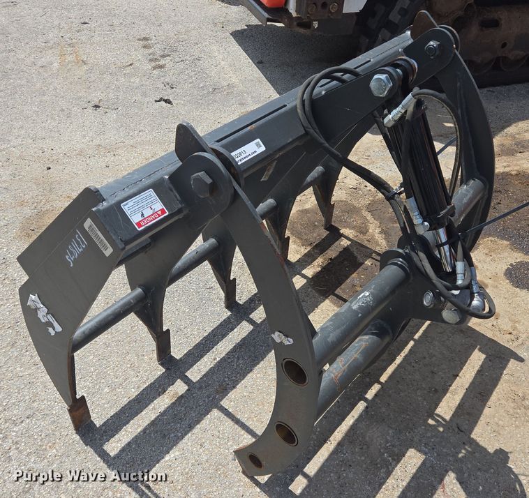 image for item EQ2613 Skid steer grapple rake