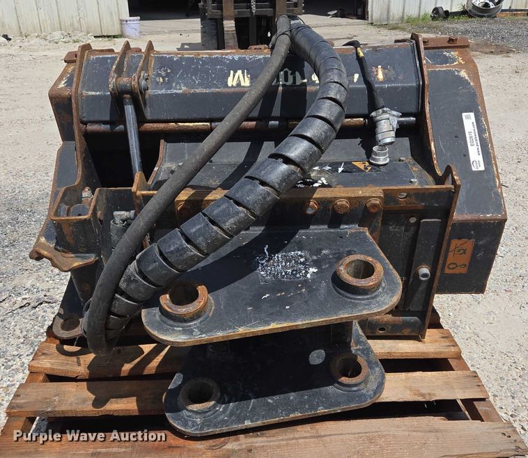 image for item EQ2615 Caterpillar HM208 Mulcher 