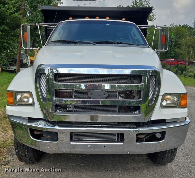 image for item EQ2629 2015 Ford F750 dump truck