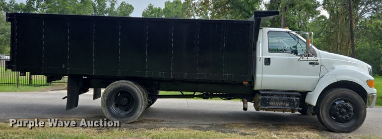 image for item EQ2629 2015 Ford F750 dump truck