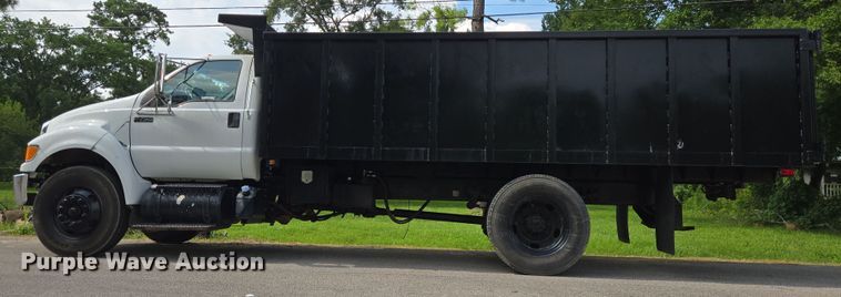 image for item EQ2629 2015 Ford F750 dump truck