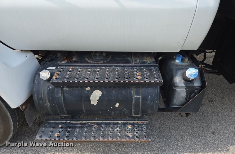 image for item EQ2629 2015 Ford F750 dump truck