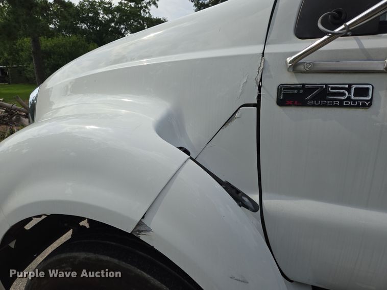 image for item EQ2629 2015 Ford F750 dump truck